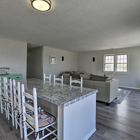Oak Island Beach Abode With Deck Walk To Shore! Eksteriør bilde
