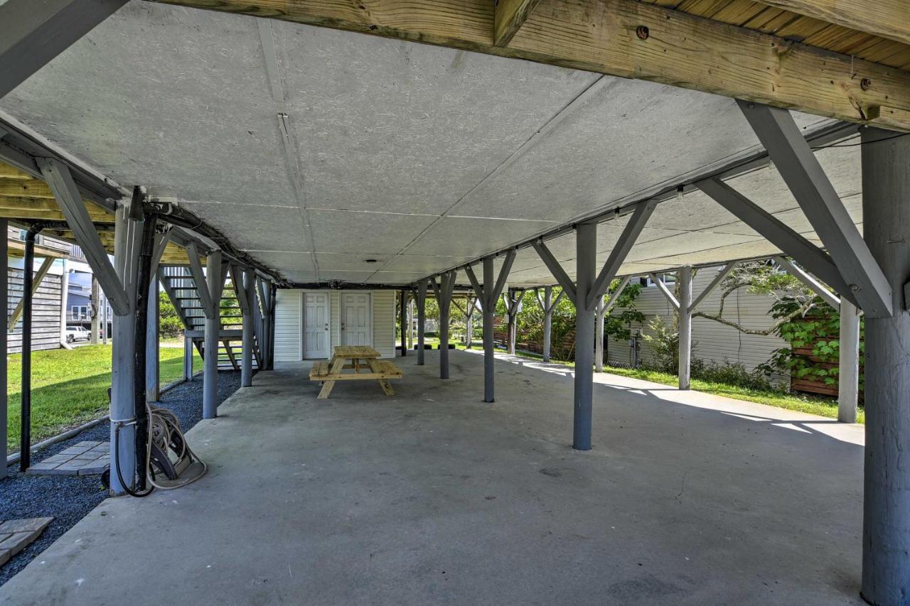 Oak Island Beach Abode With Deck Walk To Shore! Eksteriør bilde